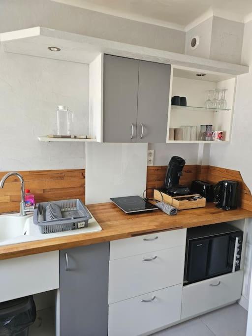 Joli F2 Gare Avec Parking Prive Et Balcon Classe 3 Etoiles Apartment *