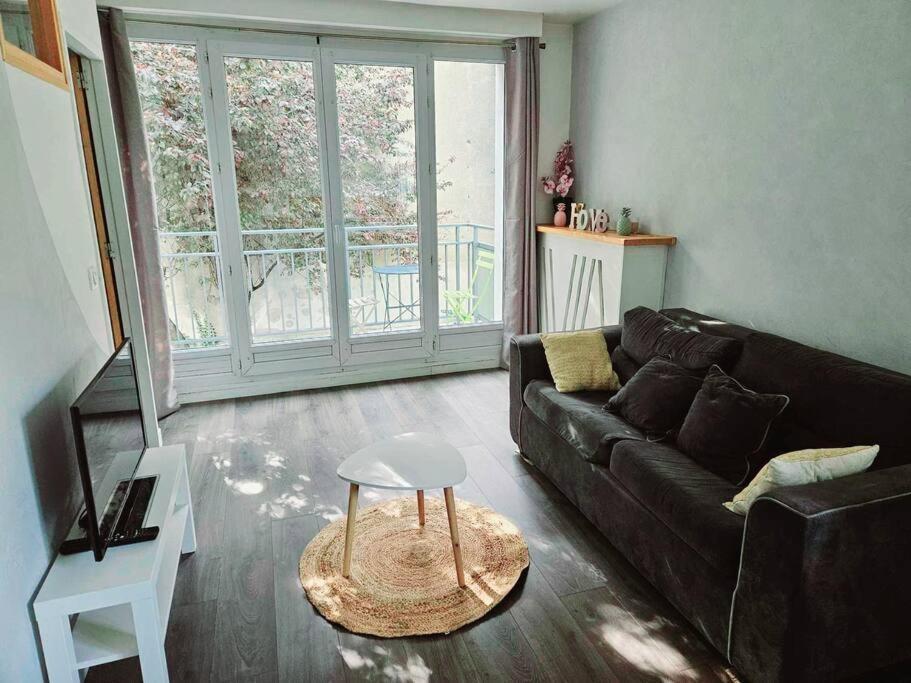 Joli F2 Gare Avec Parking Prive Et Balcon Classe 3 Etoiles